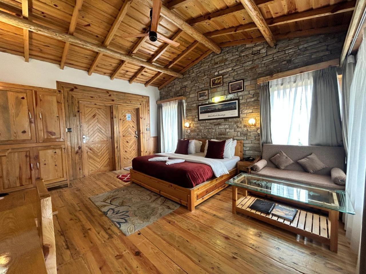 Kasar Himalaya Holiday Resort, Binsar Rd Almora Exterior foto