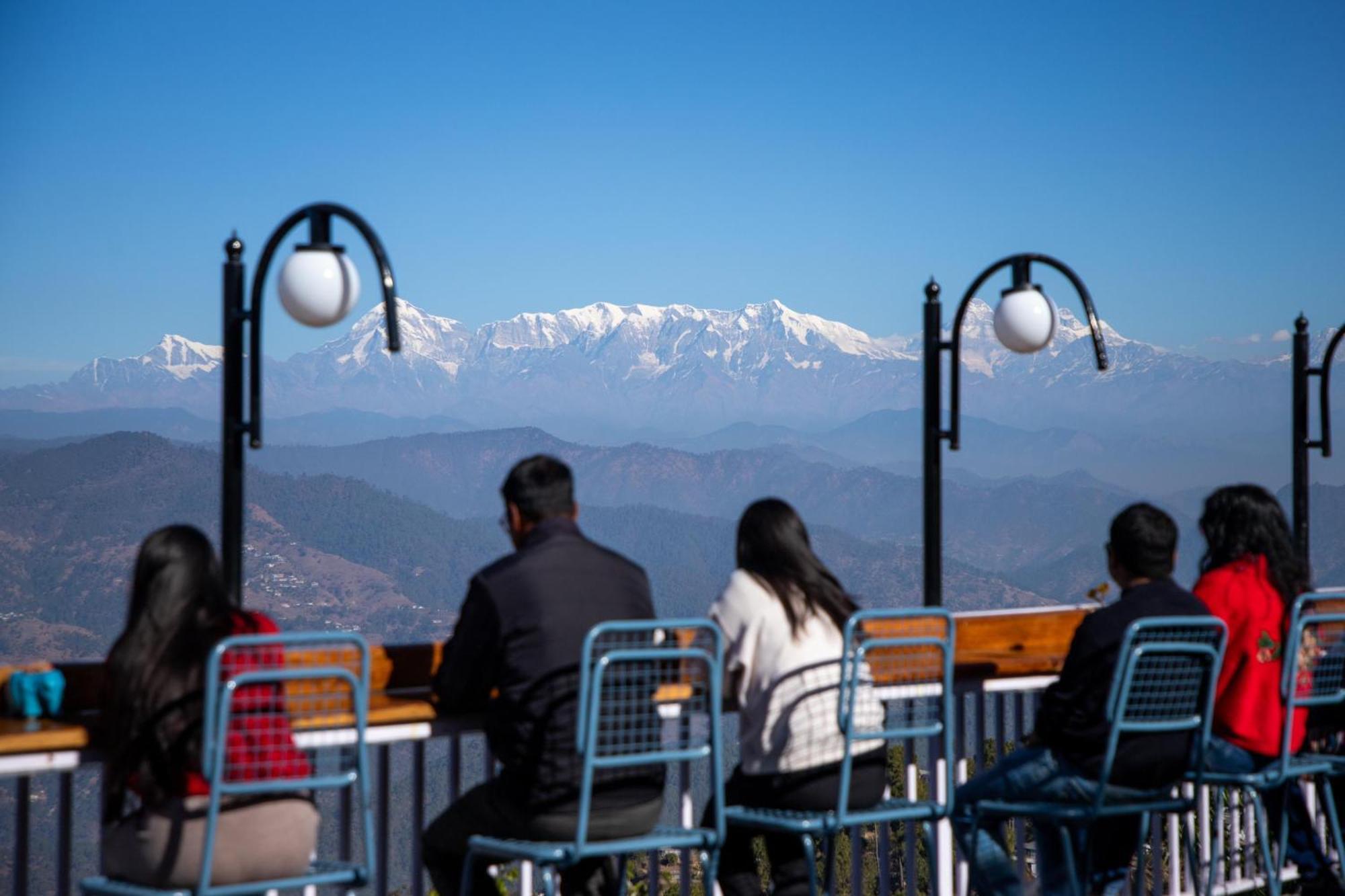 Kasar Himalaya Holiday Resort, Binsar Rd Almora Exterior foto