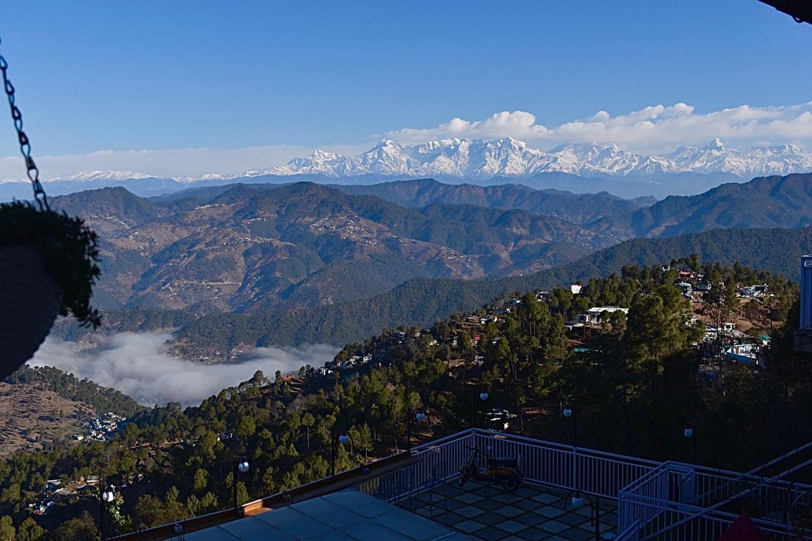 Kasar Himalaya Holiday Resort, Binsar Rd Almora Exterior foto