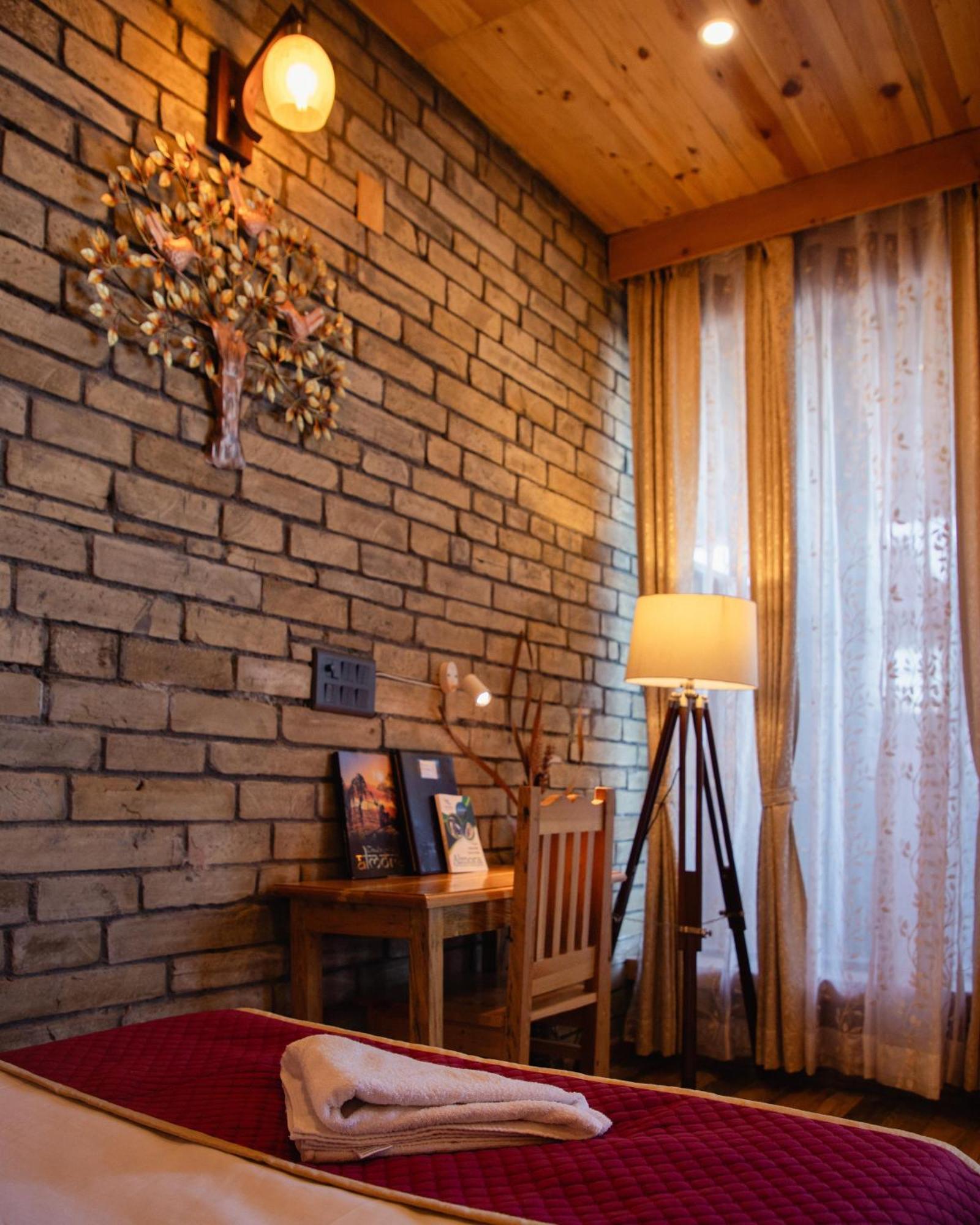 Kasar Himalaya Holiday Resort, Binsar Rd Almora Exterior foto