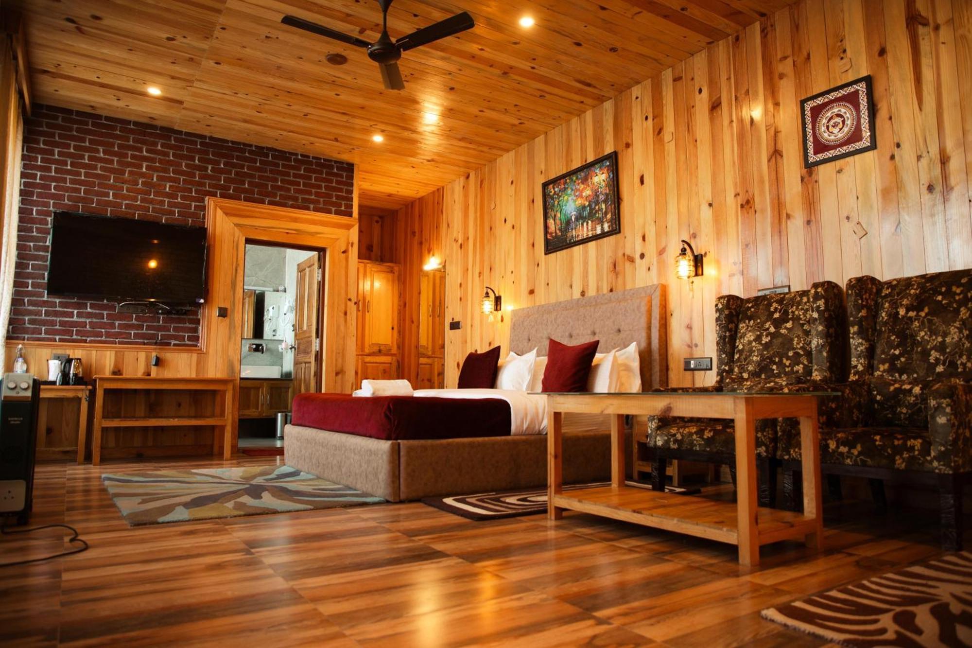Kasar Himalaya Holiday Resort, Binsar Rd Almora Exterior foto